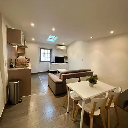 דירה Superbe 2p Mezzanine Au Coeur Du Vieil *