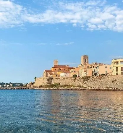 Superbe 2p Mezzanine Au Coeur Du Vieil * Antibes