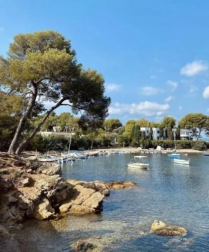 Superbe 2p Mezzanine Au Coeur Du Vieil Daire Antibes